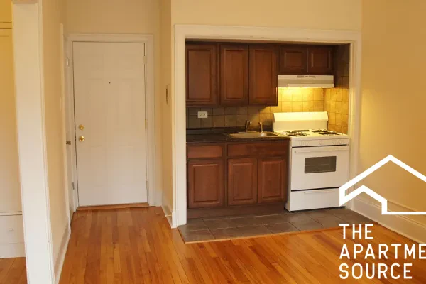 2737 North Spaulding Avenue #216