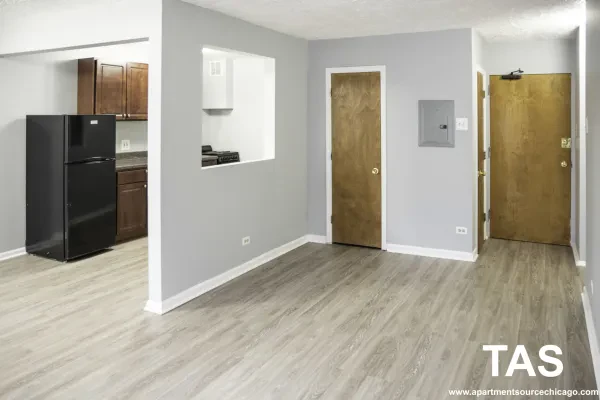 7333 North Ridge Avenue #105