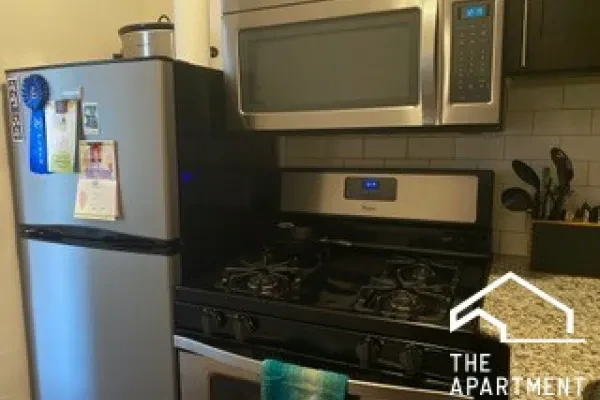 6748 North Ashland Avenue #503