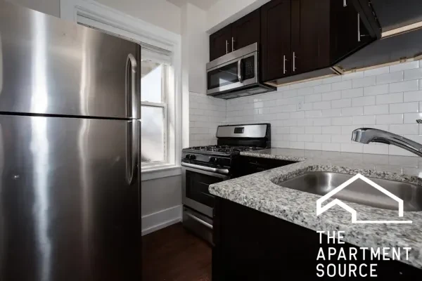 6748 North Ashland Avenue #512