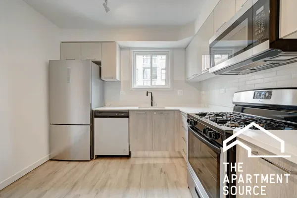 7621 North Sheridan Road #3H
