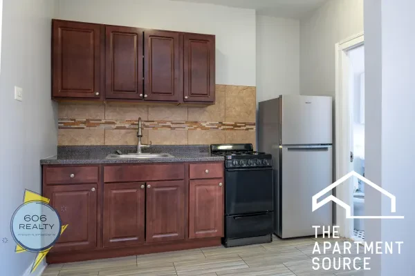 6930 North Greenview Avenue #708