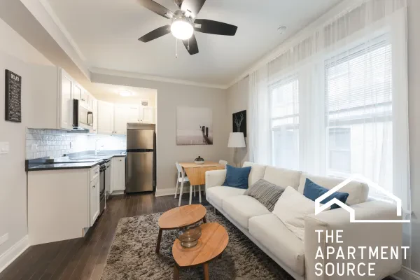 640 West Wrightwood Avenue #208