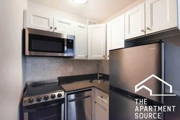 640 West Wrightwood Avenue #201