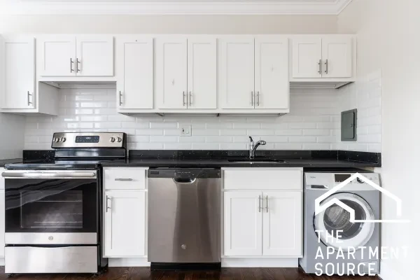3345 North Marshfield Avenue #405