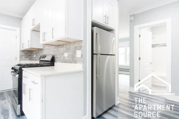 3821 North Greenview Avenue #2W