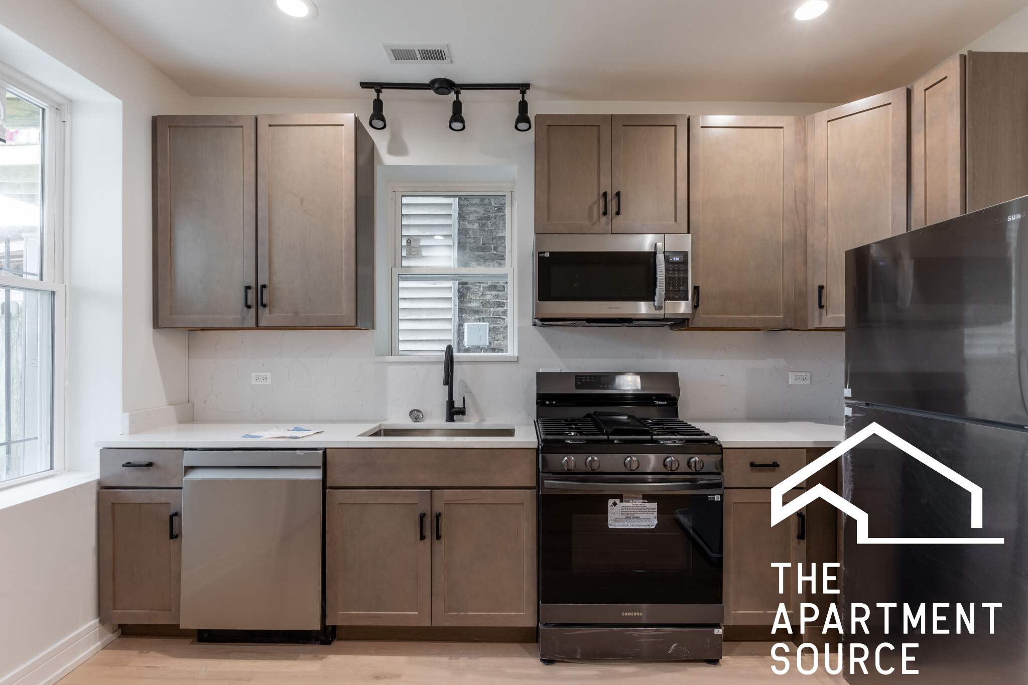 2943 North Gresham Avenue #1