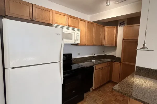 4180 North Marine Drive #902
