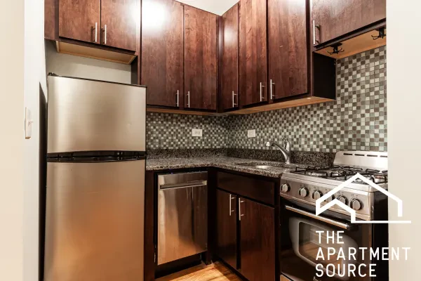 837 West Wolfram Street #105
