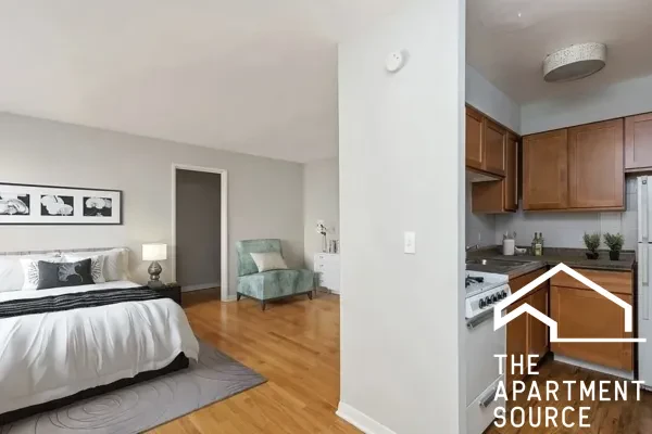 510 West Briar Place #102