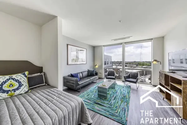 2340 North California Avenue #406