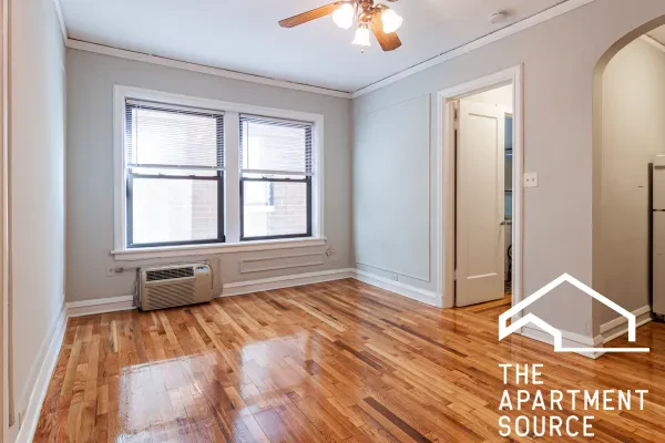 837 West Wolfram Street #306