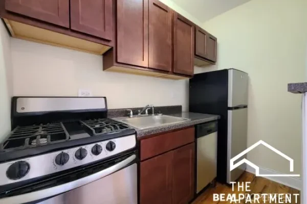 818 West Diversey Parkway #P