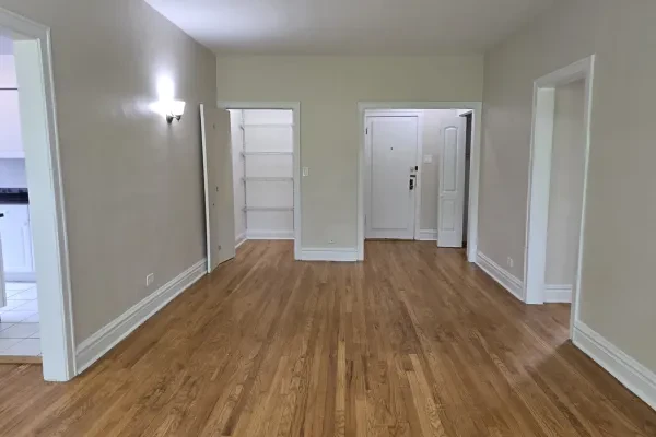 908 Reba Place #3N