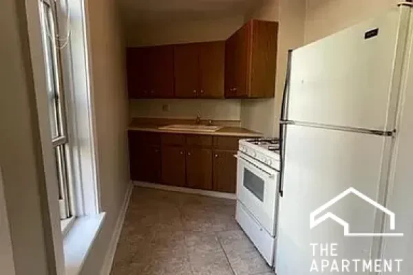 18 East Northwest Highway #5
