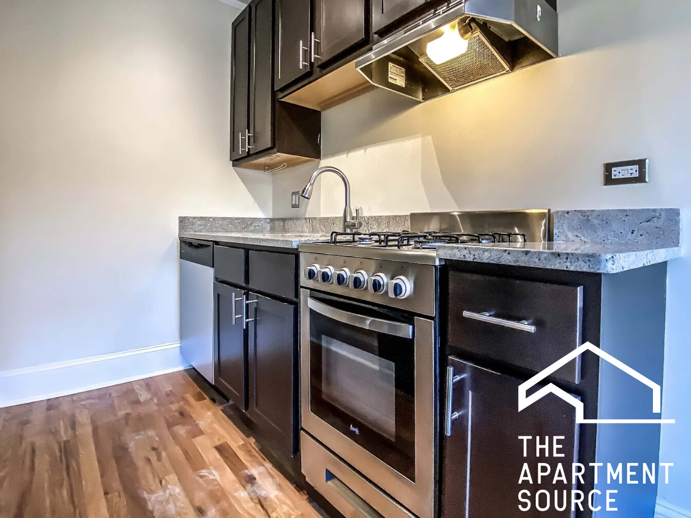 4737 North Hermitage Avenue #207