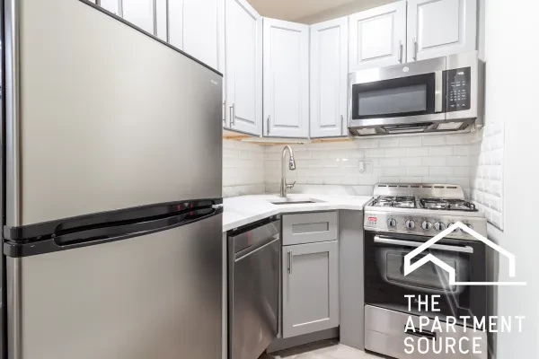 505 West Belmont Avenue #4F