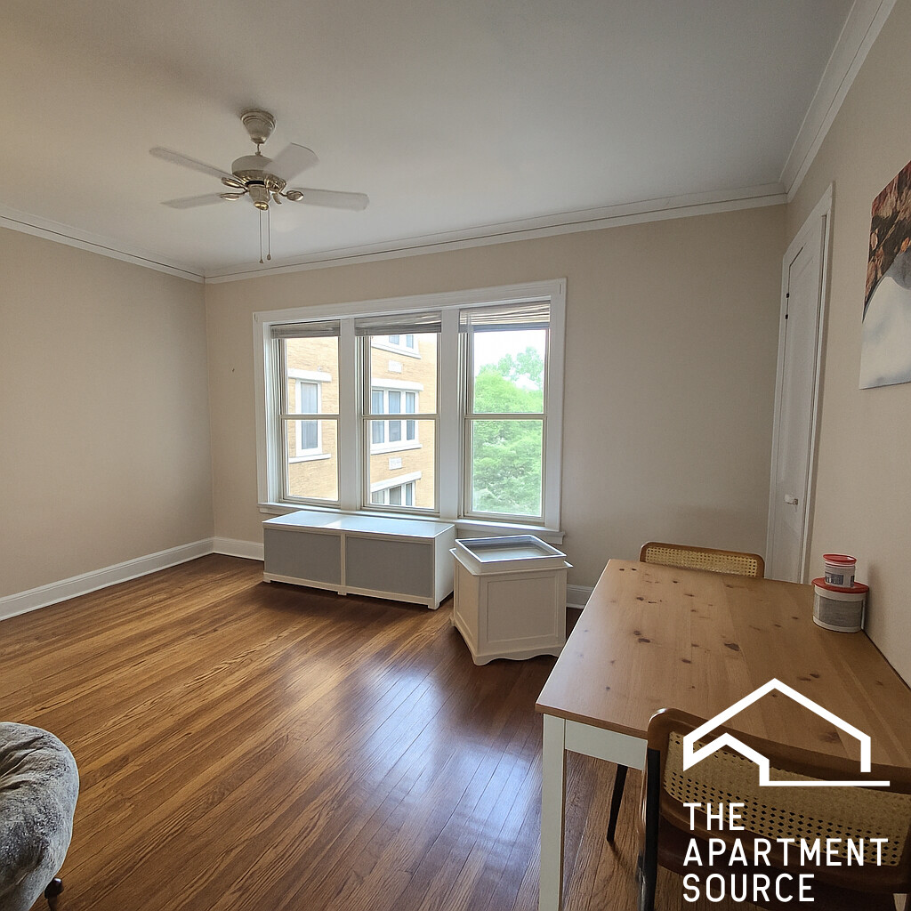 1963 West Foster Avenue #2