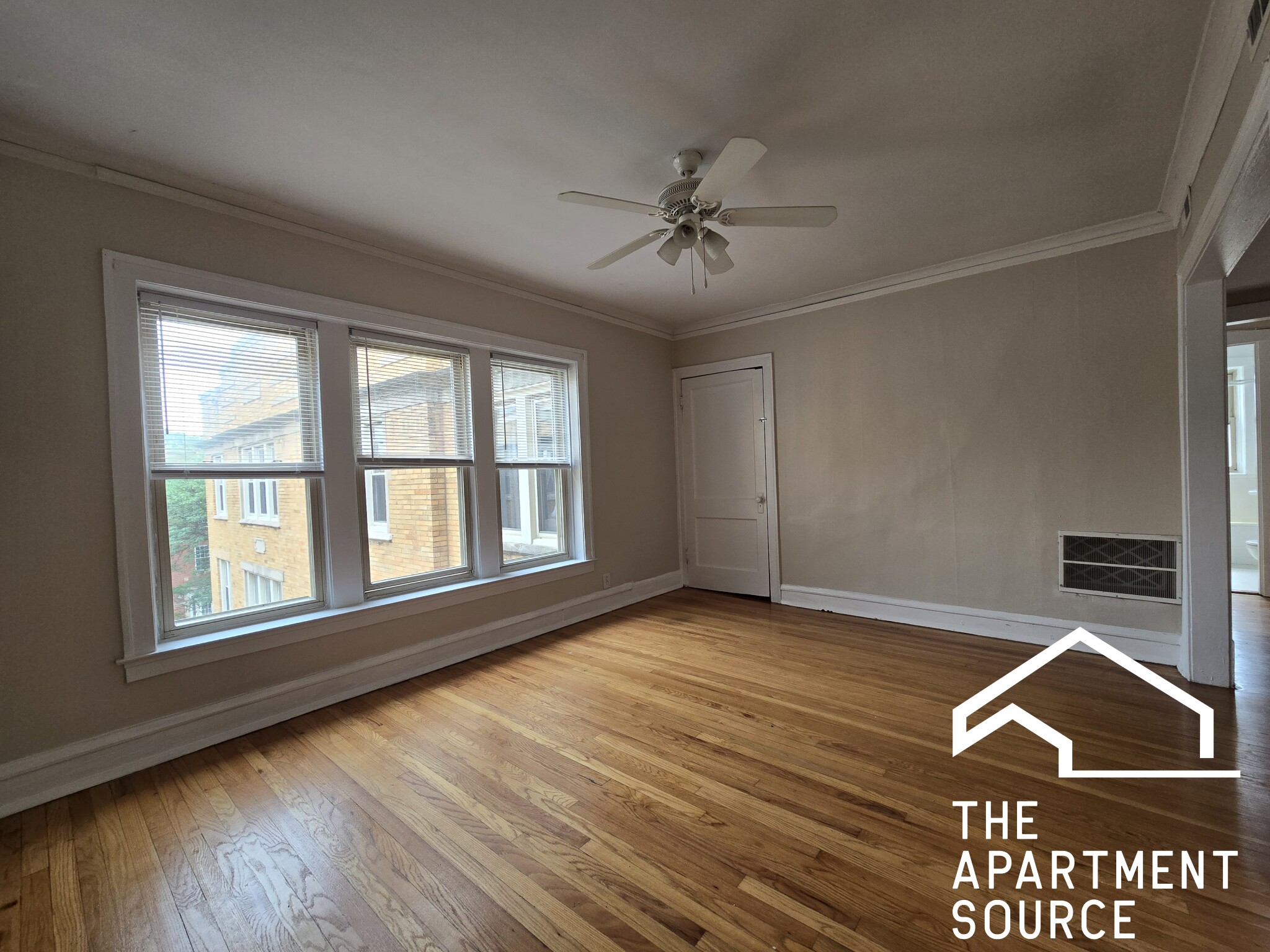 1963 West Foster Avenue #3