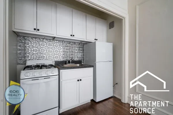 4901 North Christiana Avenue #11