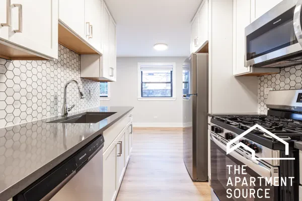 530 West Aldine Avenue #211