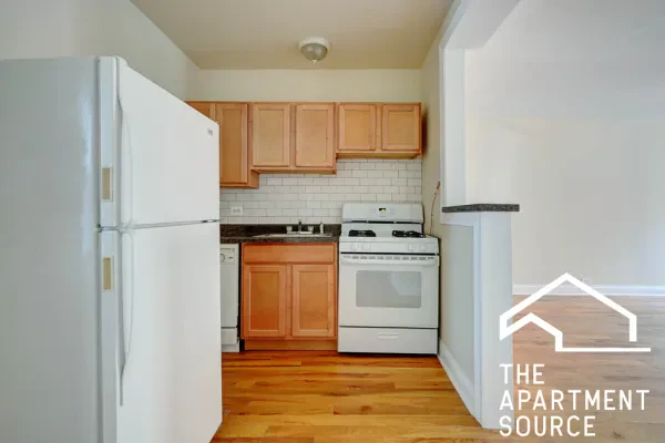 1347 North Dearborn Parkway #101