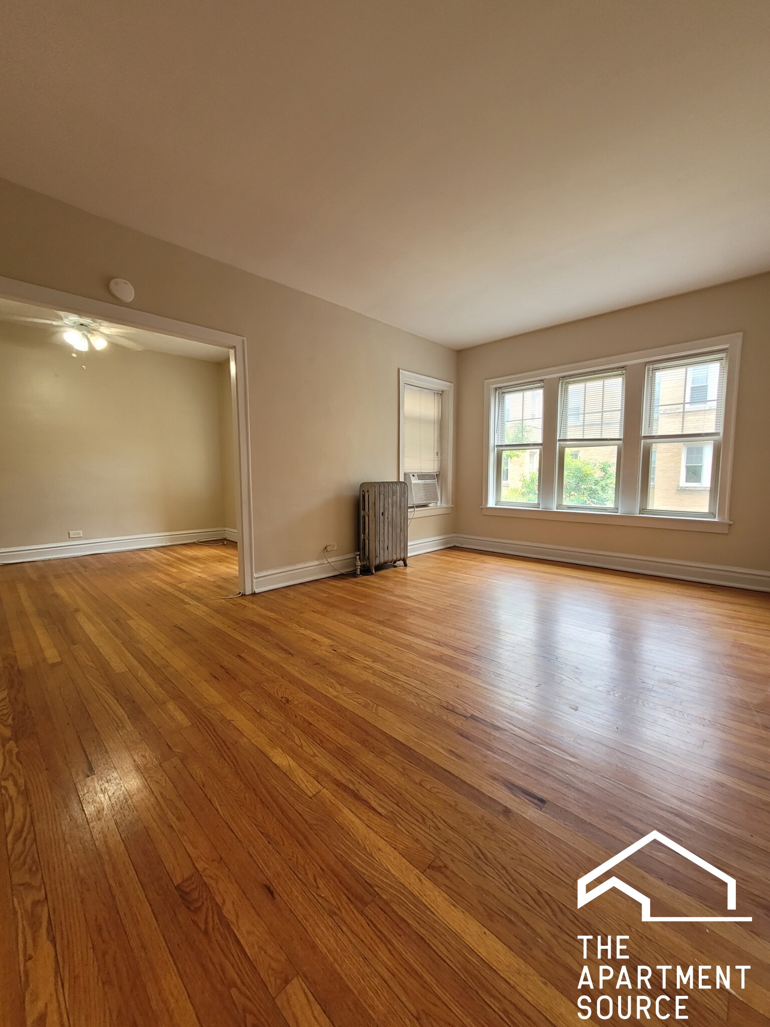 916 Reba Place #1N