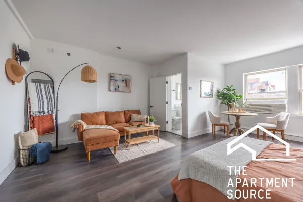 1555 West Hollywood Avenue #206
