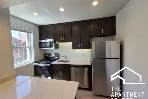 520 West Aldine Avenue #403