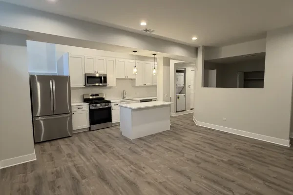 2247 West Lawrence Avenue #4