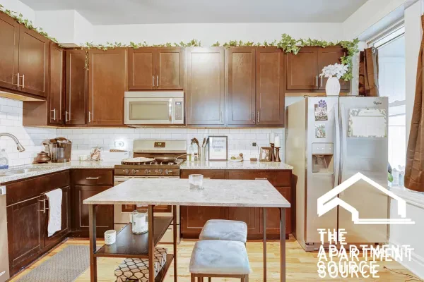 2747 West Augusta Boulevard #1F