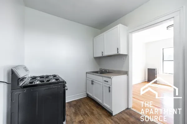 7351 North Damen Avenue #14