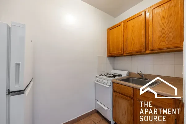 1135 West Lunt Avenue #208