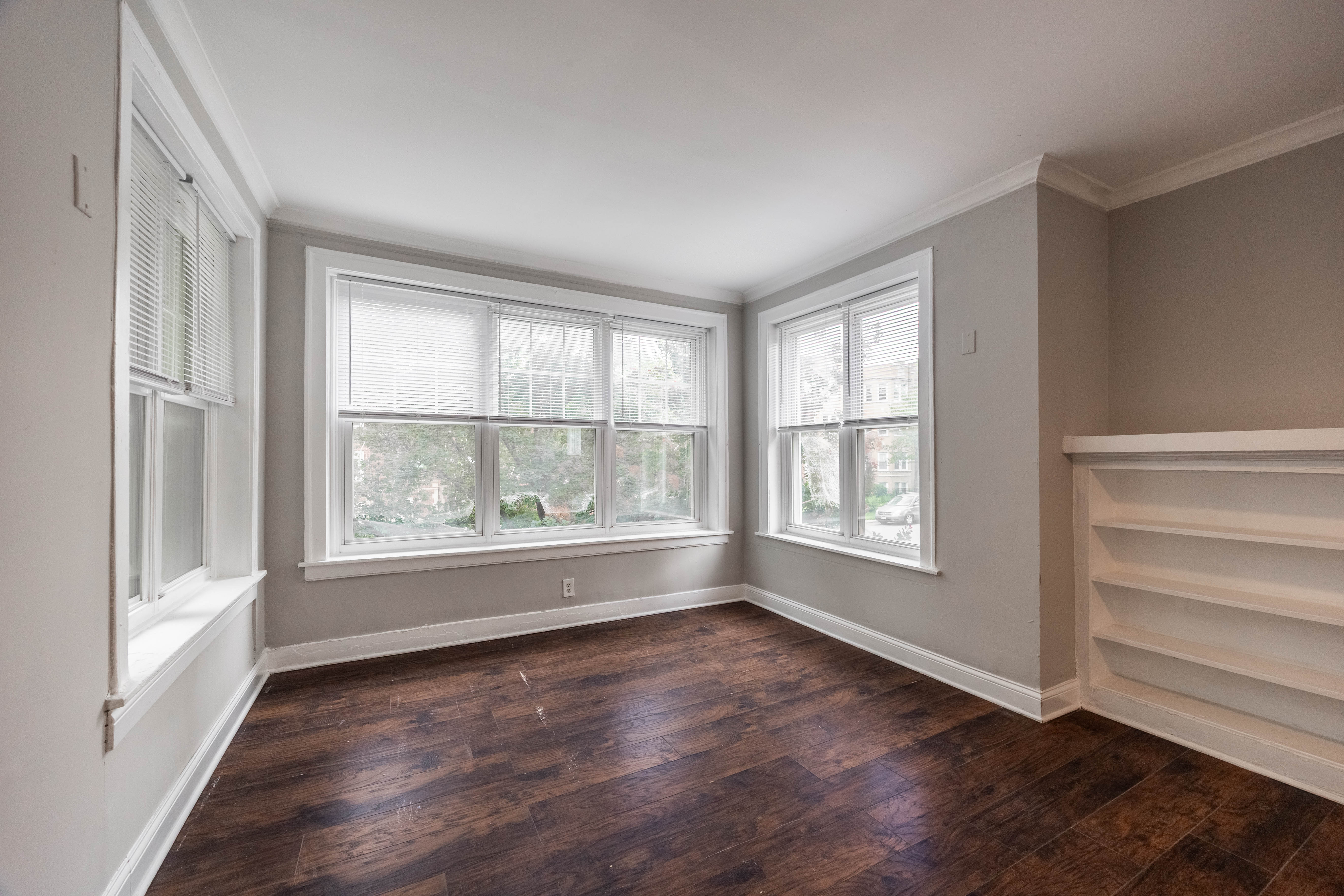 6300 North Oakley Avenue #3