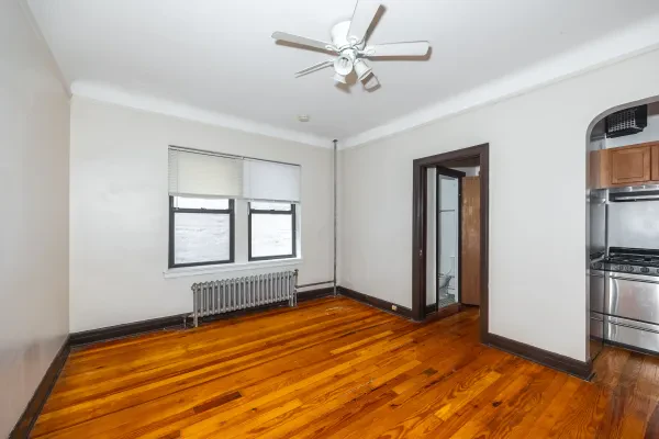 948 West Cuyler Avenue #209