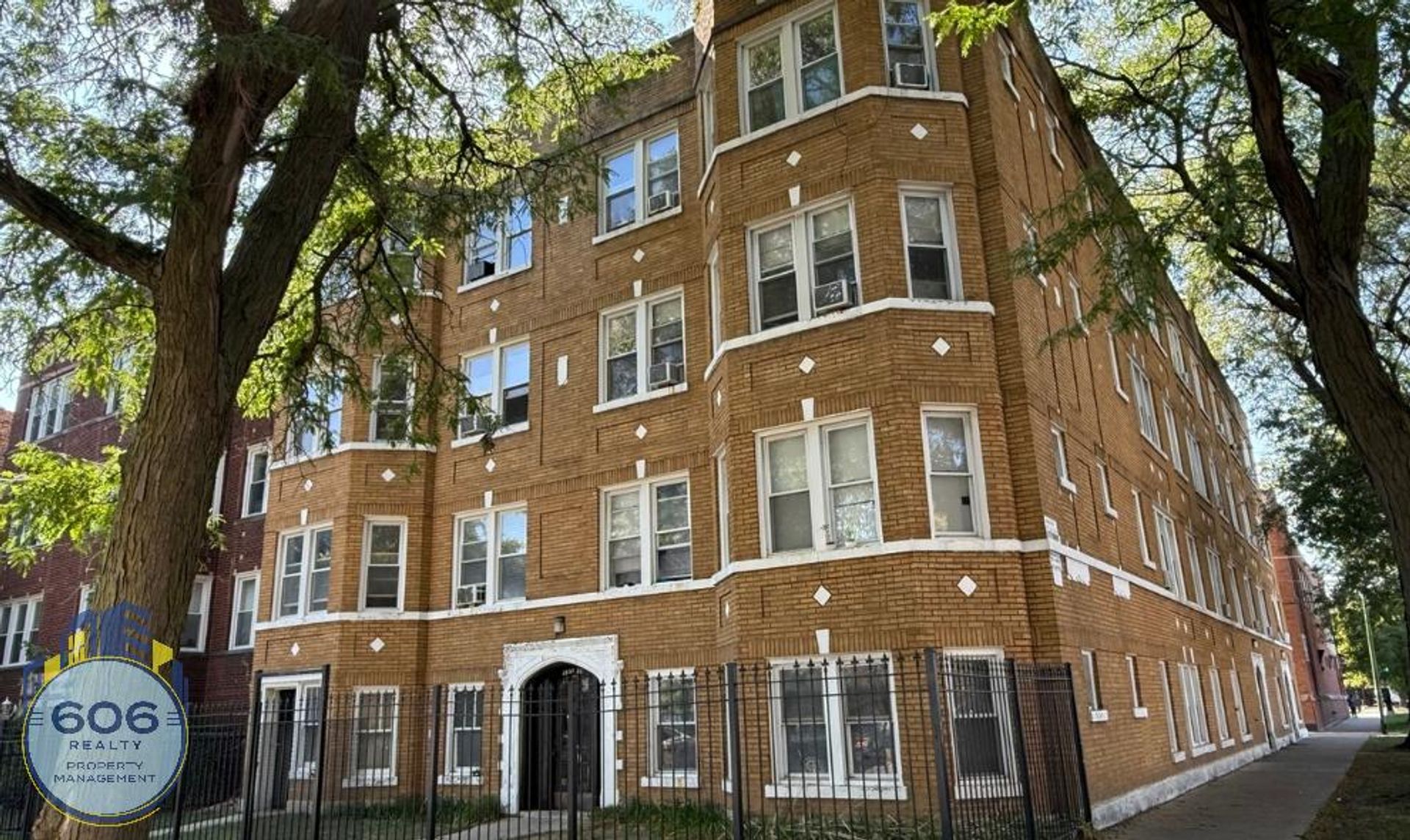 4954 North Harding Avenue #GDN