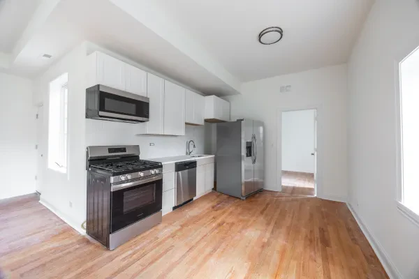3107 North Harding Avenue #3E