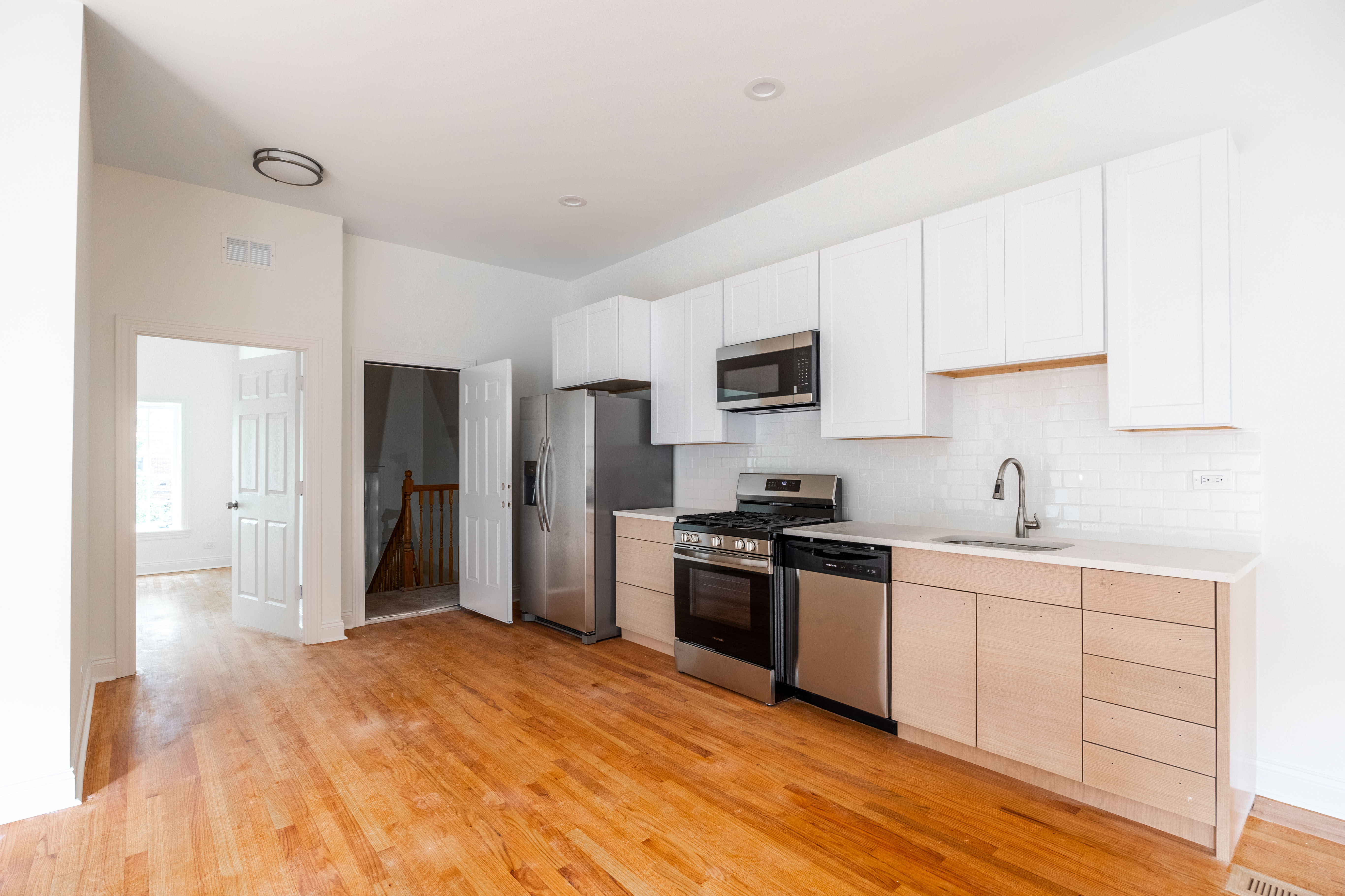 3107 North Harding Avenue #2W