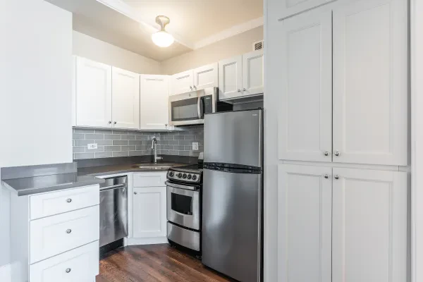 817 West Lakeside Place #204