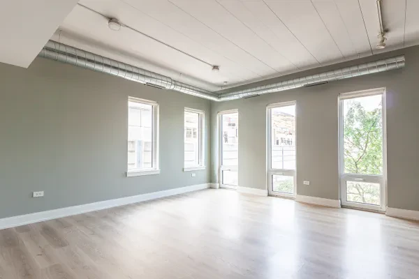 941 West Belmont Avenue #207