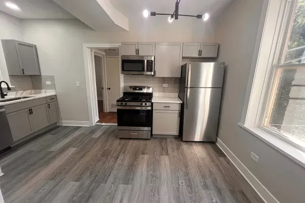 2955 North Spaulding Avenue #1R
