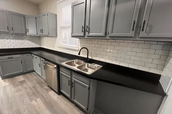2955 North Spaulding Avenue #2F