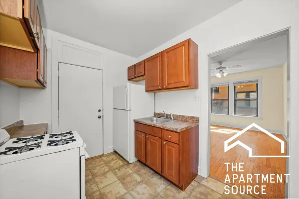 2651 North Spaulding Avenue #2E