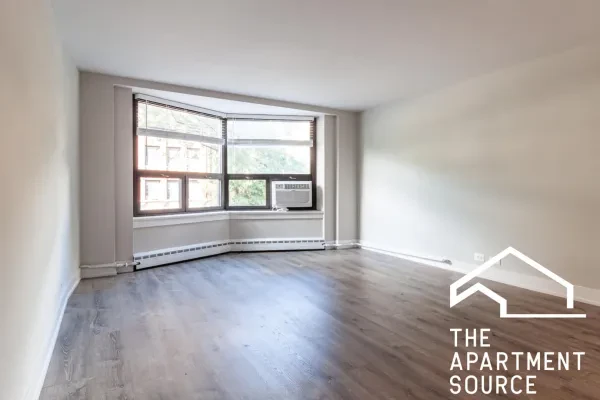 445 West Wellington Avenue #10A