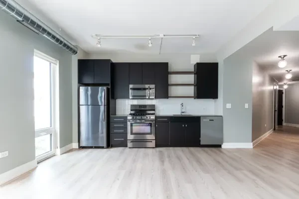 941 West Belmont Avenue #405