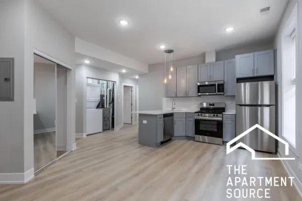 438 West Belden Avenue #03