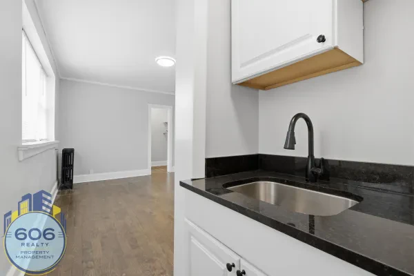 6912 North Ashland Avenue #402
