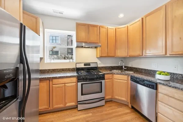 1741 West Catalpa Avenue #2