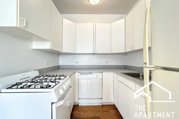 816 West Waveland Avenue #27