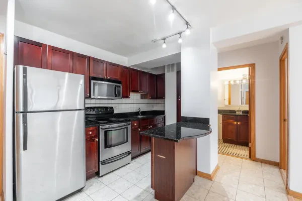 4180 North Marine Drive #1004